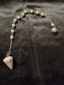 white crystal howlite pendlum with handmade chain